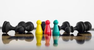 Peças pequenas podem derrotar peças maiores se tiverem diferencial competitivo.