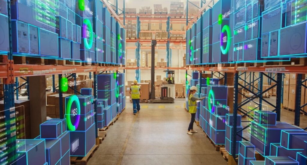 Estoque de empresa totalmente automatizado, exemplo de tecnologia na logística que gera eficiência.